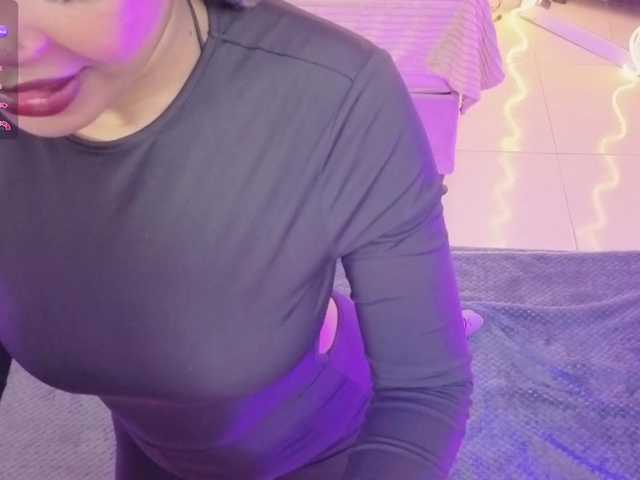 cristalbroke-tay live cam on BongaCams