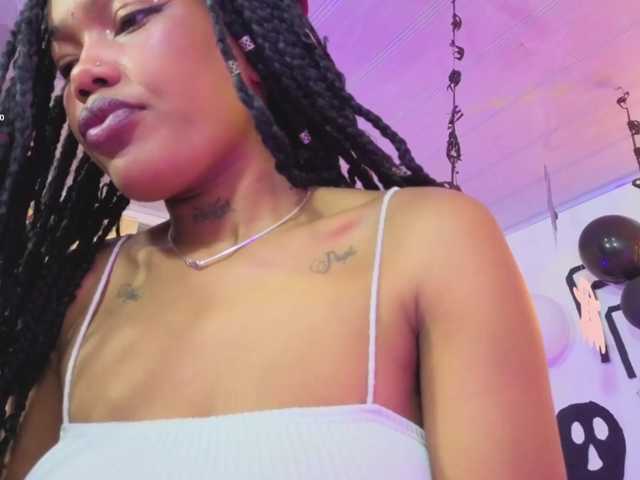 cristalbroke-tay live cam on BongaCams