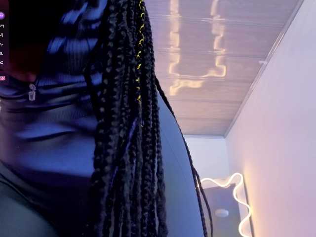 cristalbroke-tay live cam on BongaCams