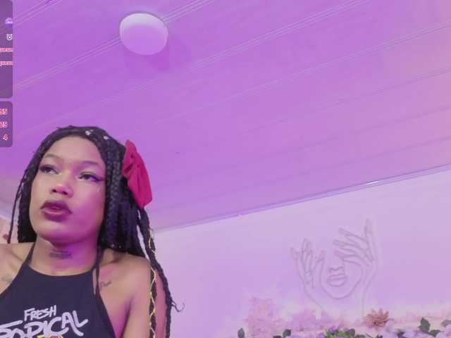 cristalbroke-tay live cam on BongaCams