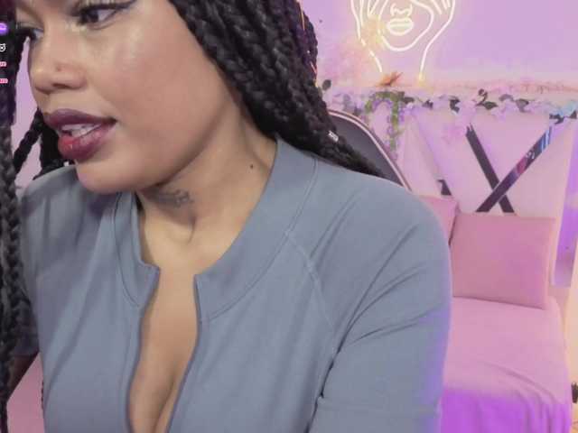 cristalbroke-tay live cam on BongaCams