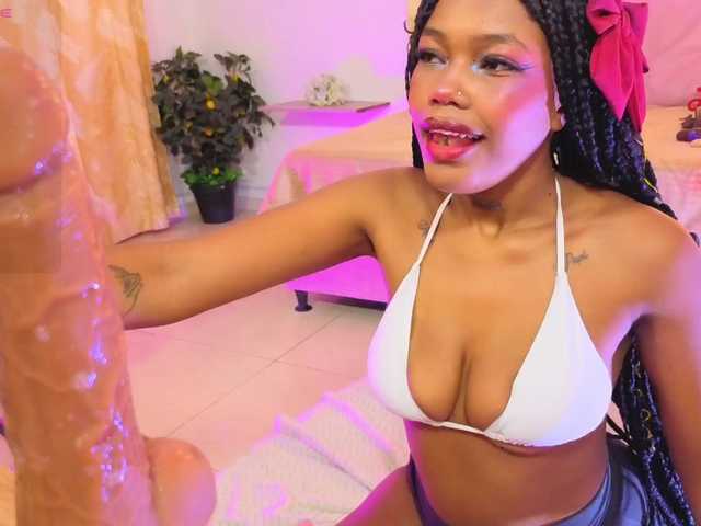 cristalbroke-tay live cam on BongaCams