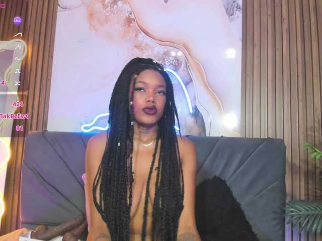 cristalbroke-tay live cam on BongaCams
