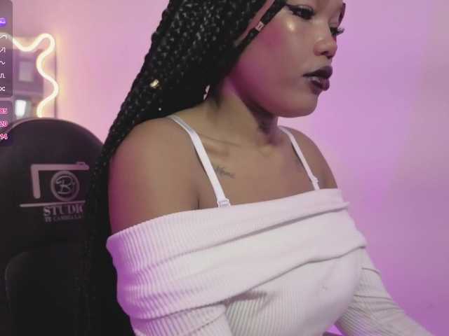 cristalbroke-tay live cam on BongaCams
