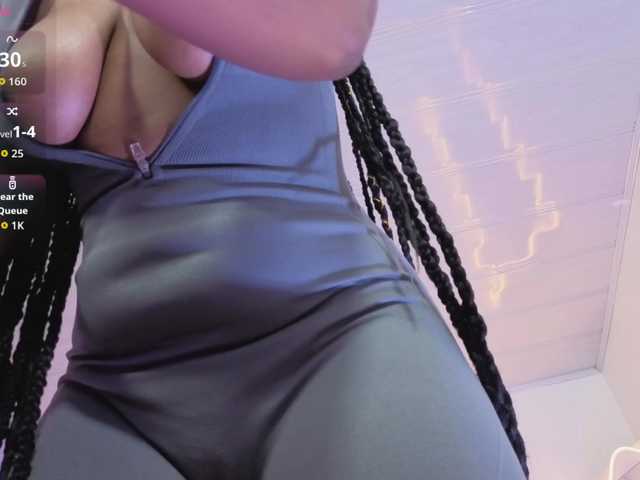 cristalbroke-tay live cam on BongaCams