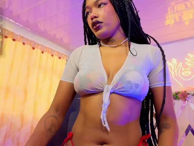 cristalbroke-tay live cam on BongaCams