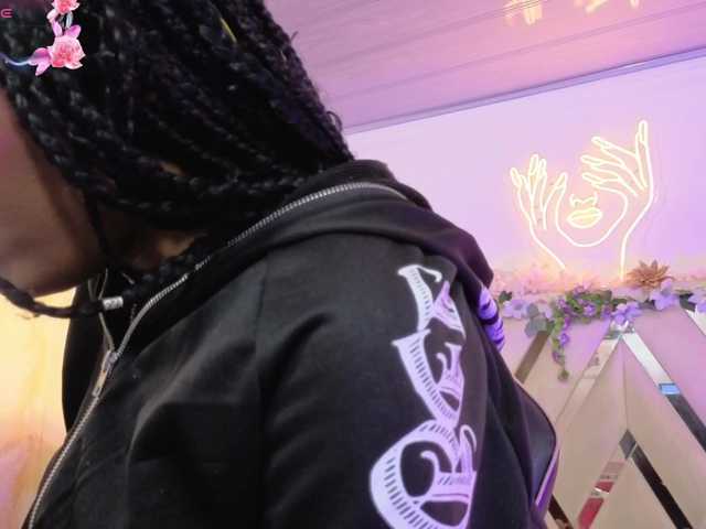 cristalbroke-tay live cam on BongaCams