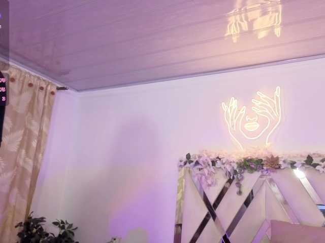 cristalbroke-tay live cam on BongaCams