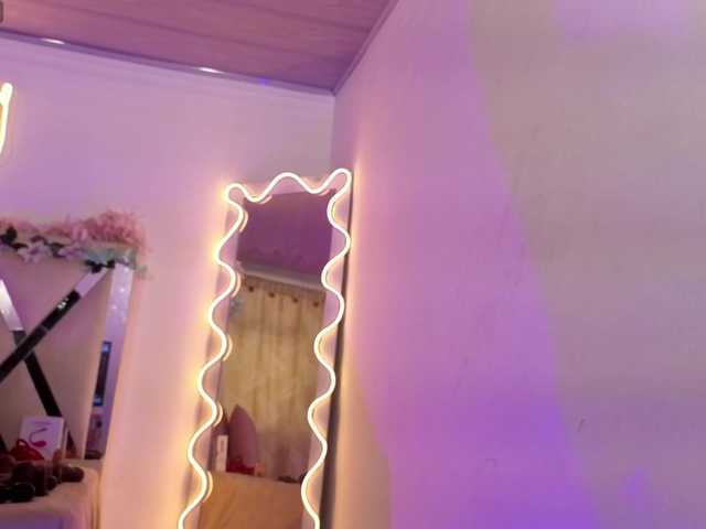 cristalbroke-tay live cam on BongaCams