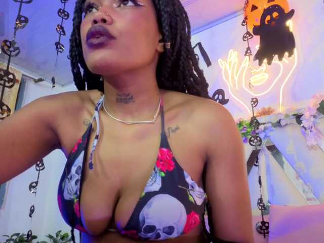 cristalbroke-tay live cam on BongaCams
