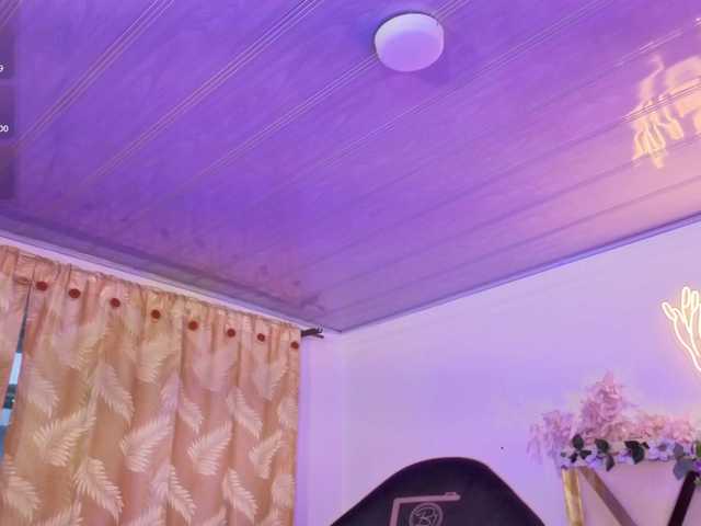 cristalbroke-tay live cam on BongaCams