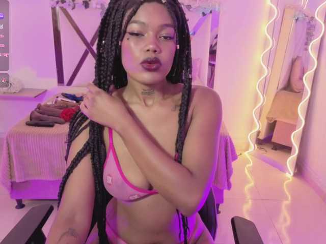 cristalbroke-tay live cam on BongaCams