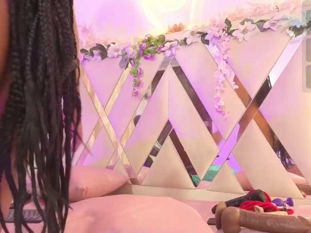 cristalbroke-tay live cam on BongaCams
