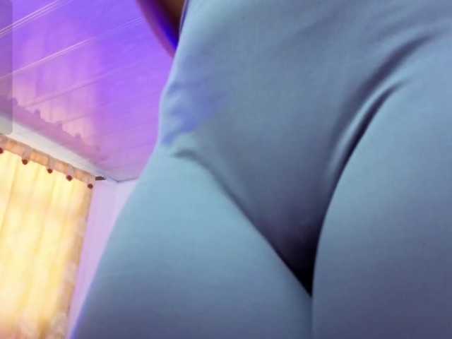 cristalbroke-tay live cam on BongaCams