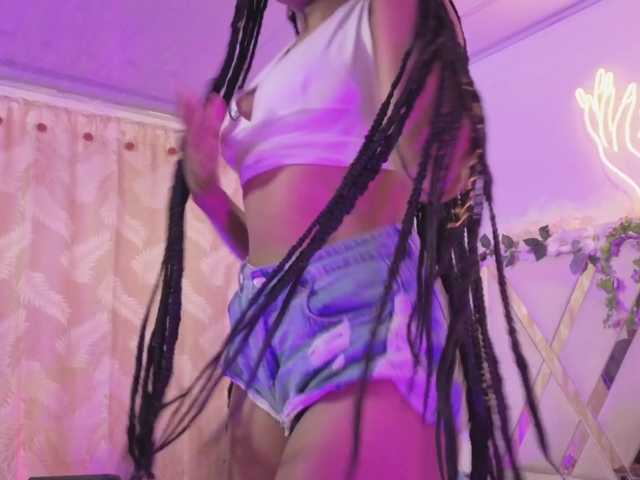 cristalbroke-tay live cam on BongaCams