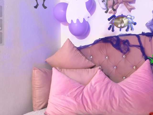 cristalbroke-tay live cam on BongaCams