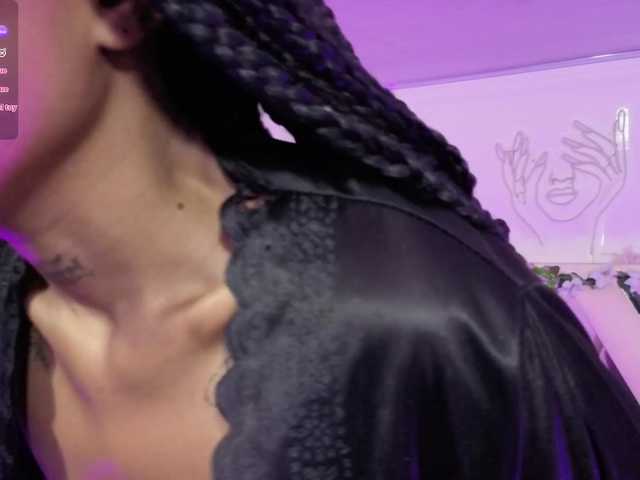 cristalbroke-tay live cam on BongaCams