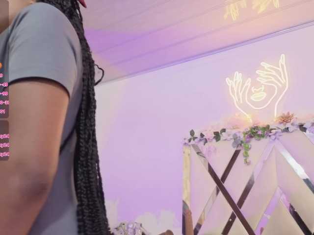 cristalbroke-tay live cam on BongaCams