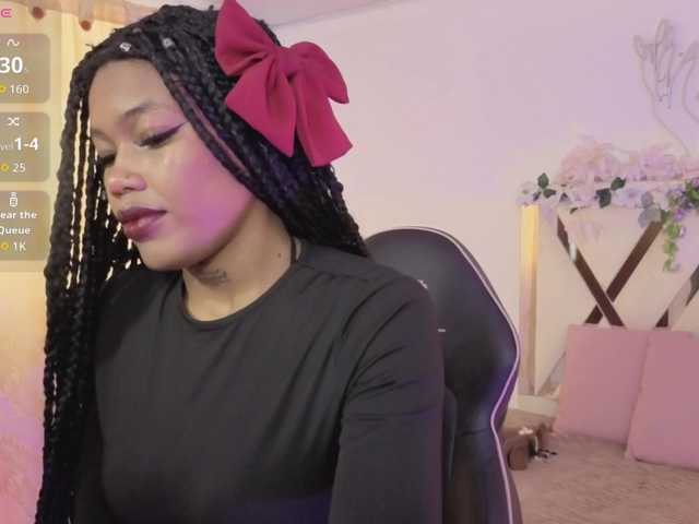 cristalbroke-tay live cam on BongaCams