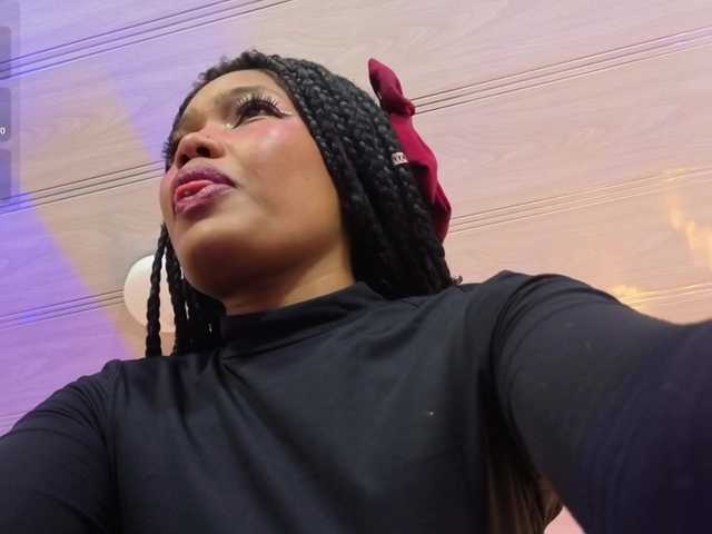 cristalbroke-tay live cam on BongaCams