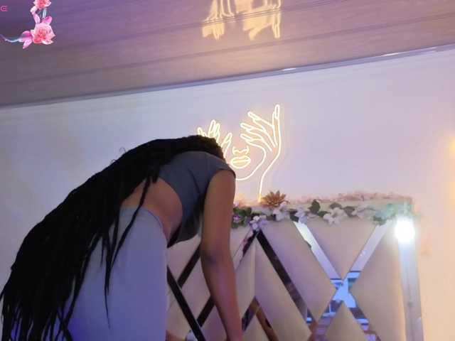 cristalbroke-tay live cam on BongaCams