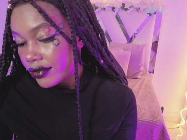 cristalbroke-tay live cam on BongaCams
