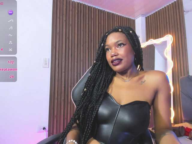 cristalbroke-tay live cam on BongaCams