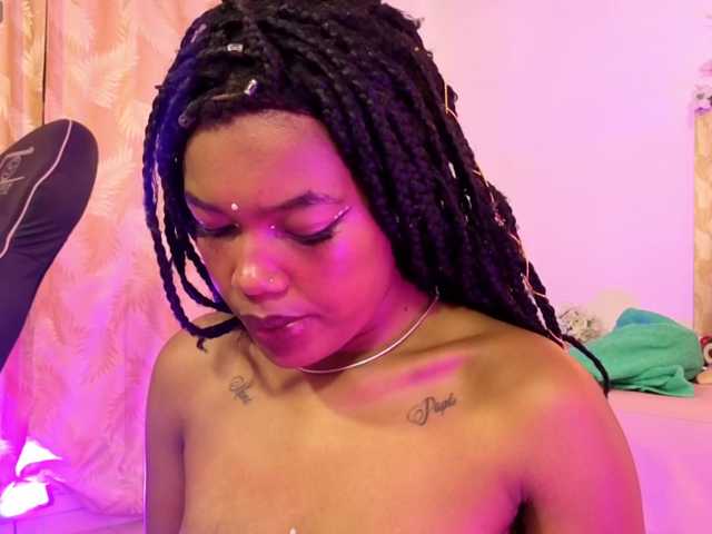 cristalbroke-tay live cam on BongaCams