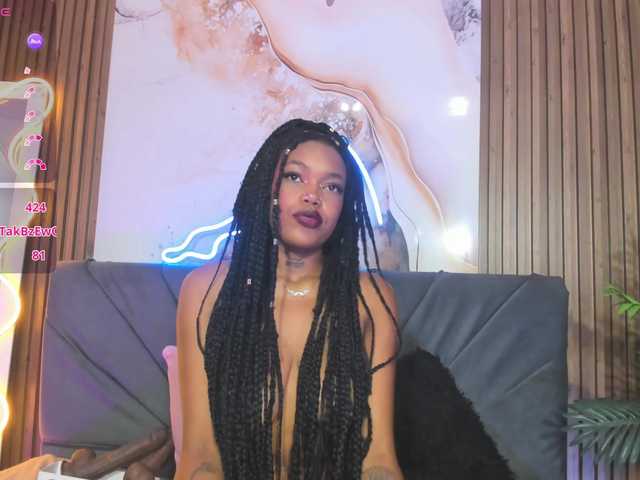 cristalbroke-tay live cam on BongaCams