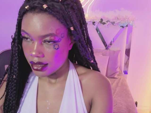 cristalbroke-tay live cam on BongaCams