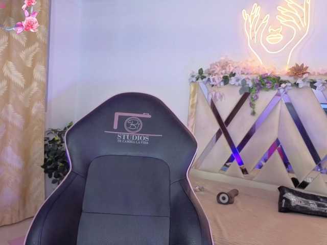 cristalbroke-tay live cam on BongaCams