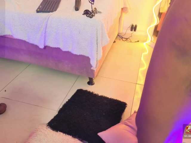 cristalbroke-tay live cam on BongaCams