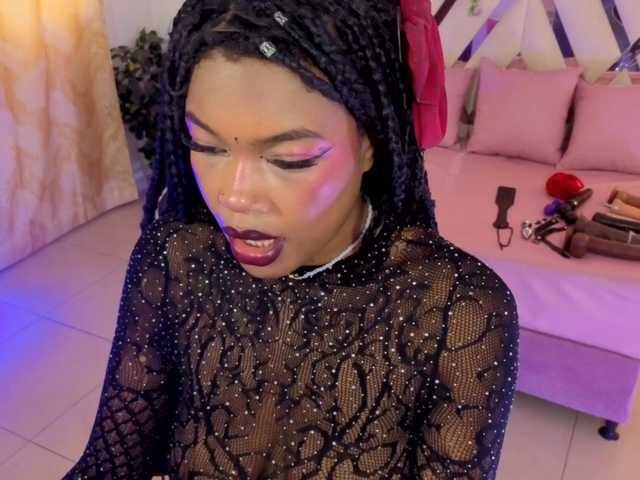 cristalbroke-tay live cam on BongaCams