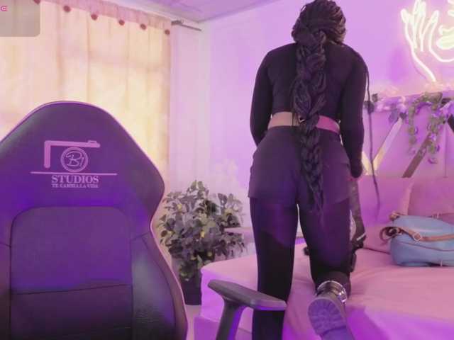 cristalbroke-tay live cam on BongaCams