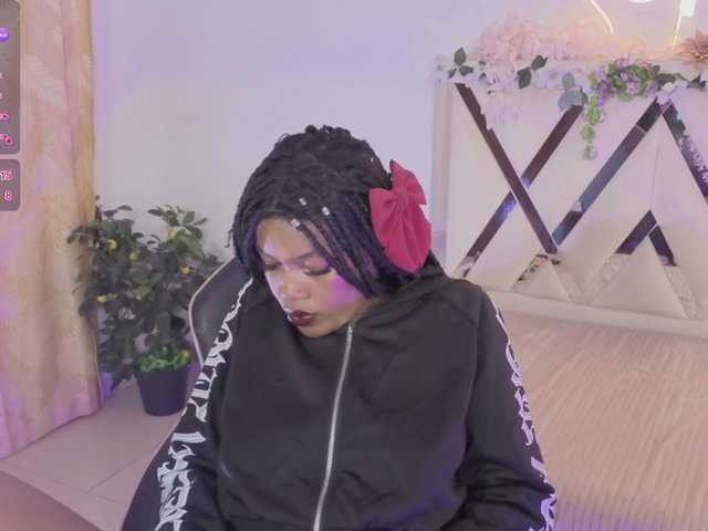 cristalbroke-tay live cam on BongaCams