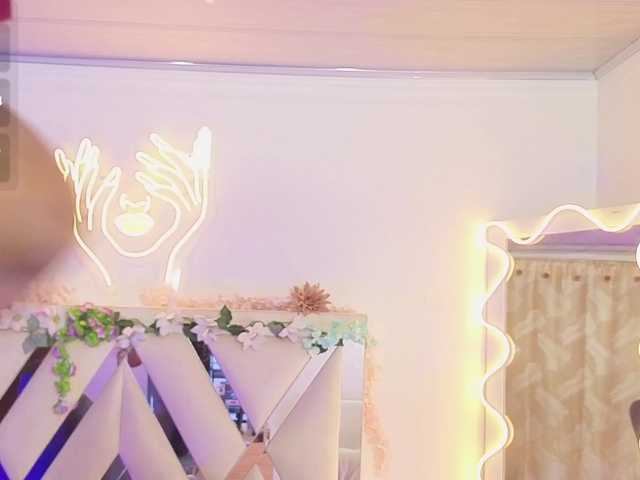 cristalbroke-tay live cam on BongaCams