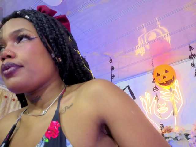cristalbroke-tay live cam on BongaCams