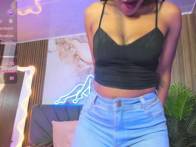 cristalbroke-tay live cam on BongaCams