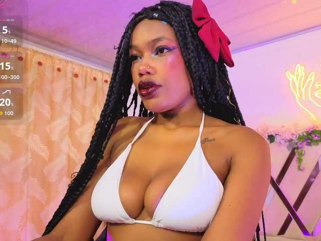 cristalbroke-tay live cam on BongaCams