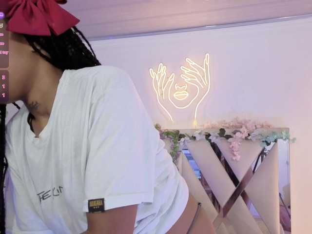 cristalbroke-tay live cam on BongaCams