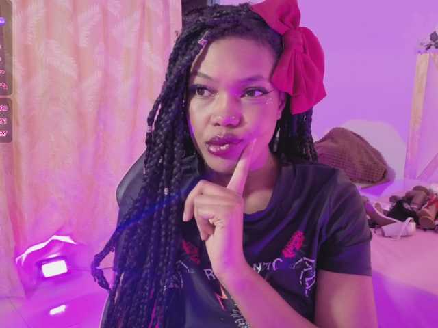 cristalbroke-tay live cam on BongaCams