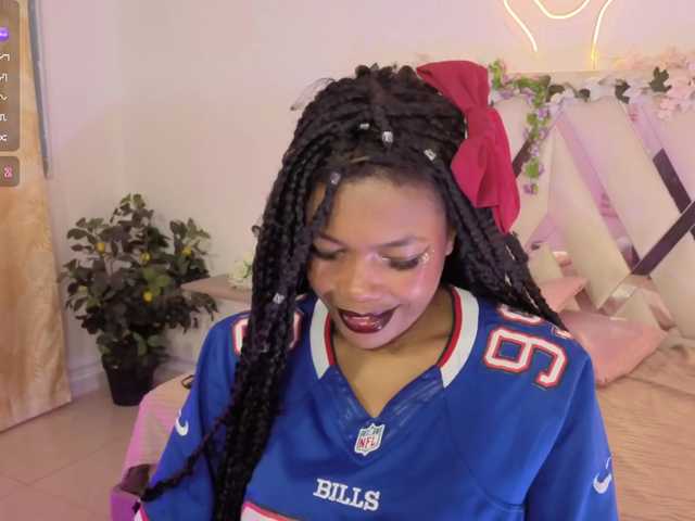 cristalbroke-tay live cam on BongaCams
