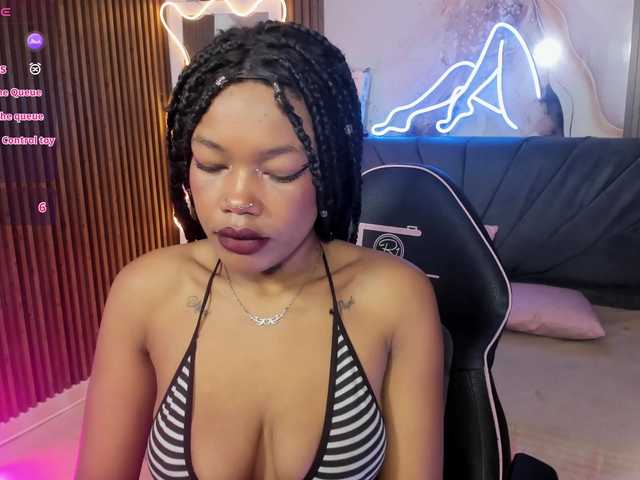 cristalbroke-tay live cam on BongaCams