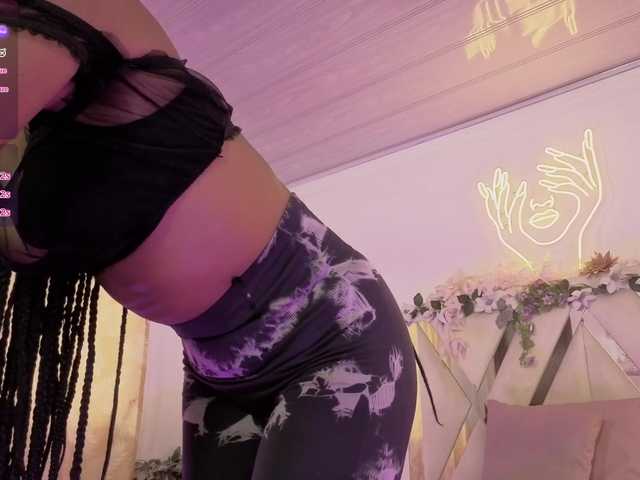 cristalbroke-tay live cam on BongaCams