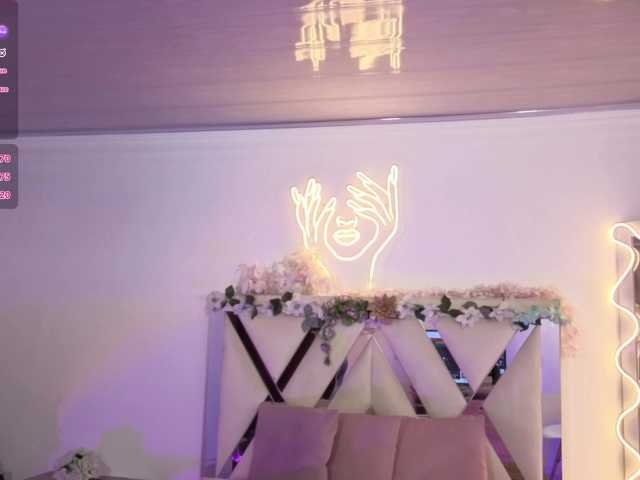 cristalbroke-tay live cam on BongaCams