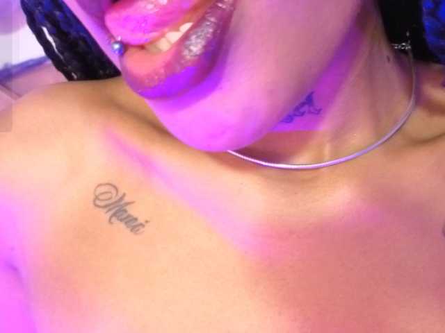 cristalbroke-tay live cam on BongaCams