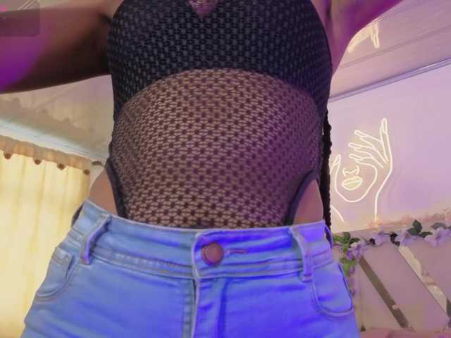 cristalbroke-tay live cam on BongaCams