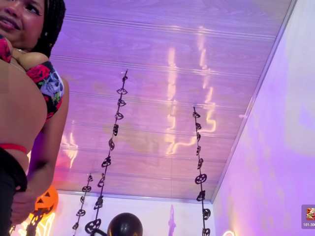 cristalbroke-tay live cam on BongaCams