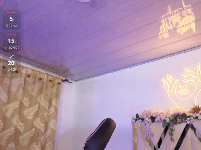 cristalbroke-tay live cam on BongaCams