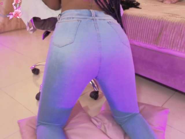 cristalbroke-tay live cam on BongaCams